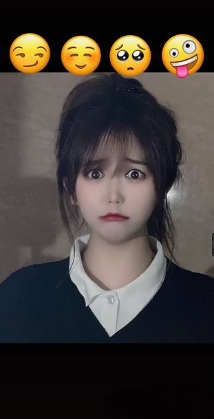 《抖音》女友表情包锁屏图片高清原图分享