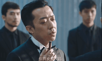 《抖音》超火的腰吻表情包GIF动图分享