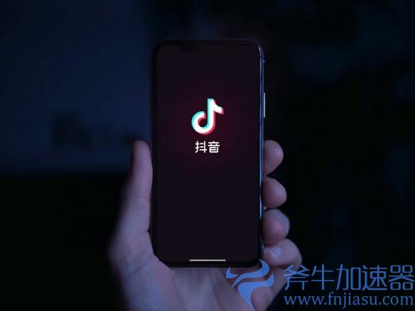 抖音上线默认静音功能 再也不用担心突然爆音扰人！(抖音怎么设置默认静音)