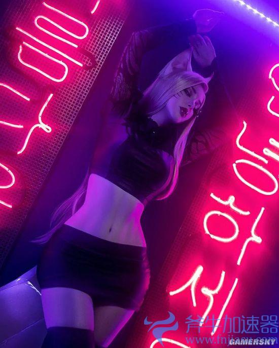 COSPLAY图赏：德妹COS《迪士尼》白雪公主 白到发光的纤腰美女(率土之滨COSplay)