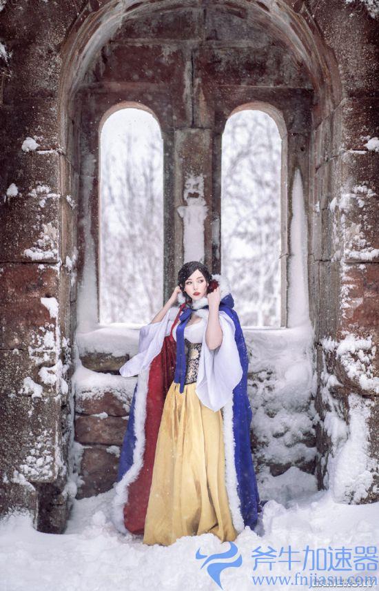 COSPLAY图赏：德妹COS《迪士尼》白雪公主 白到发光的纤腰美女(率土之滨COSplay)