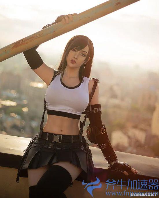 COSPLAY图赏：德妹COS《迪士尼》白雪公主 白到发光的纤腰美女(率土之滨COSplay)