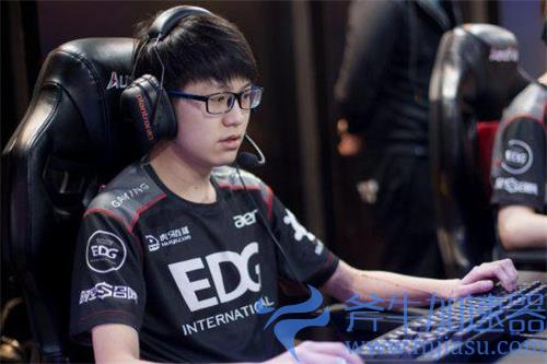 英雄联盟edgmeiko为什么叫莲男 叫白莲花原因